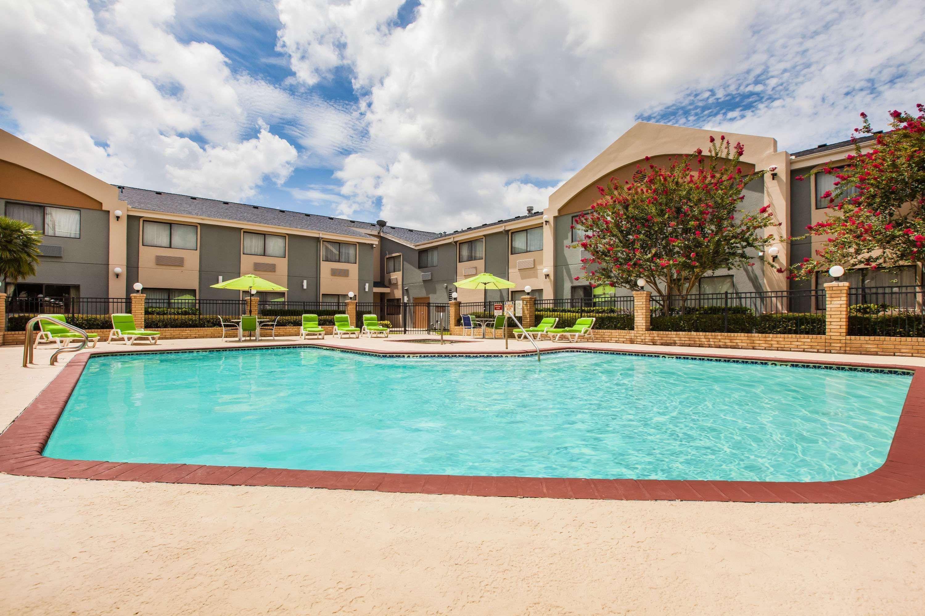 Days Inn & Suites By Wyndham Corpus Christi Central Exterior foto